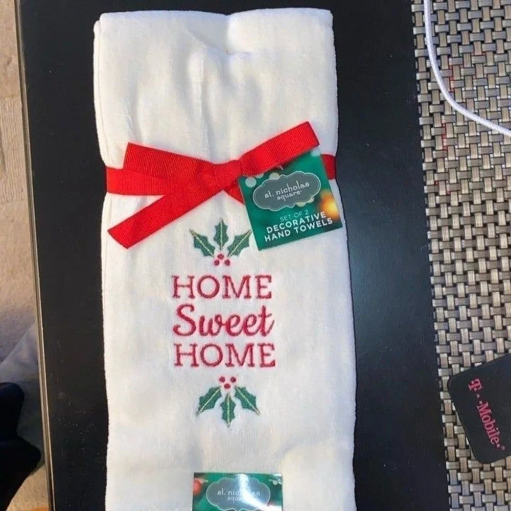 Home Sweet Home Christmas Towels Set of 2 Ivory